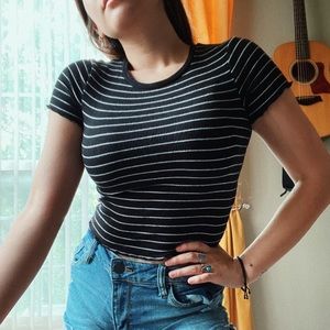 Striped lettuce trim crop top